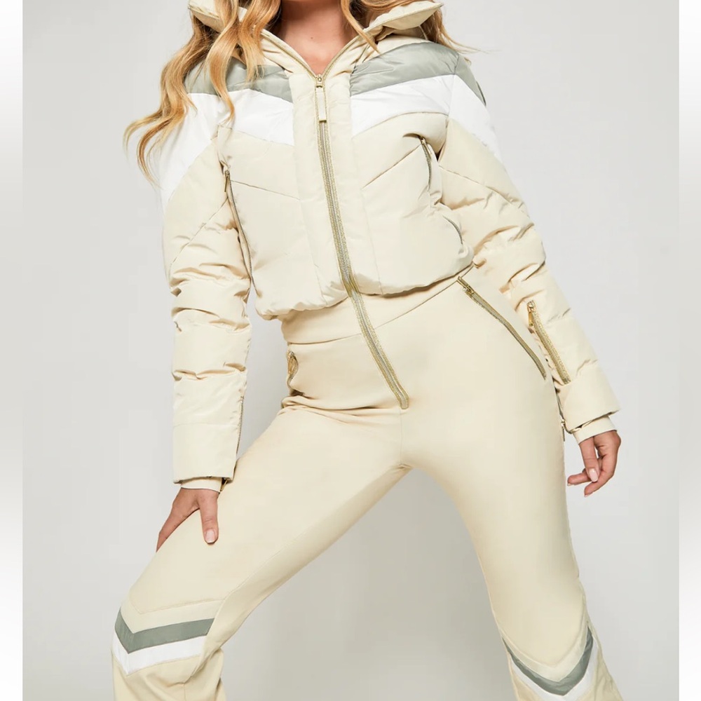 My Sunday Ski Chevron Suit Size M
